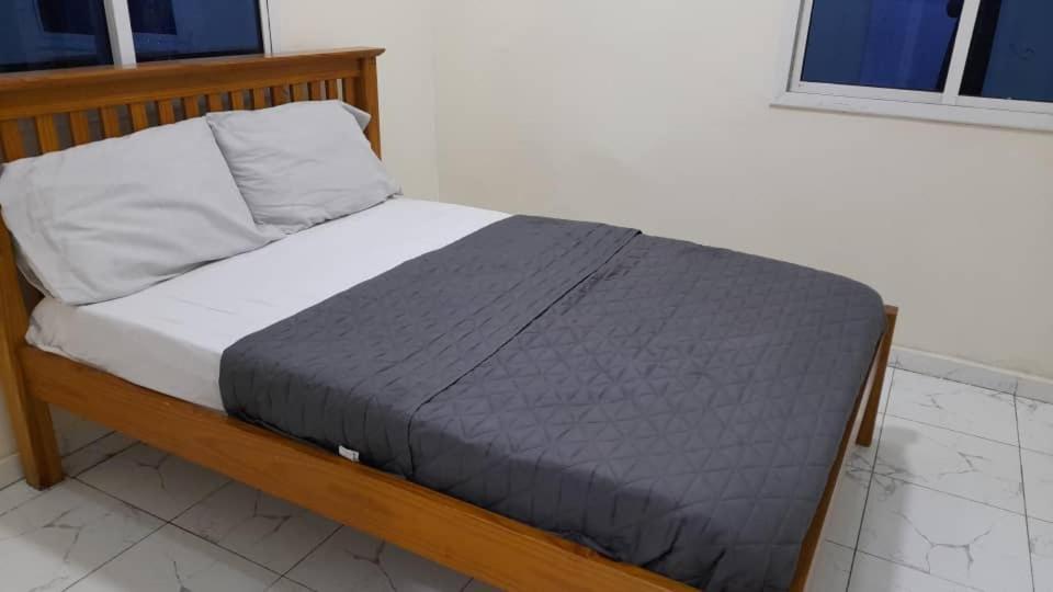 Matano Guest House Brikama Екстер'єр фото