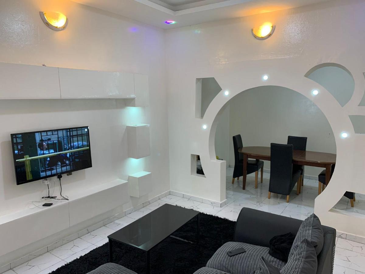 Matano Guest House Brikama Екстер'єр фото
